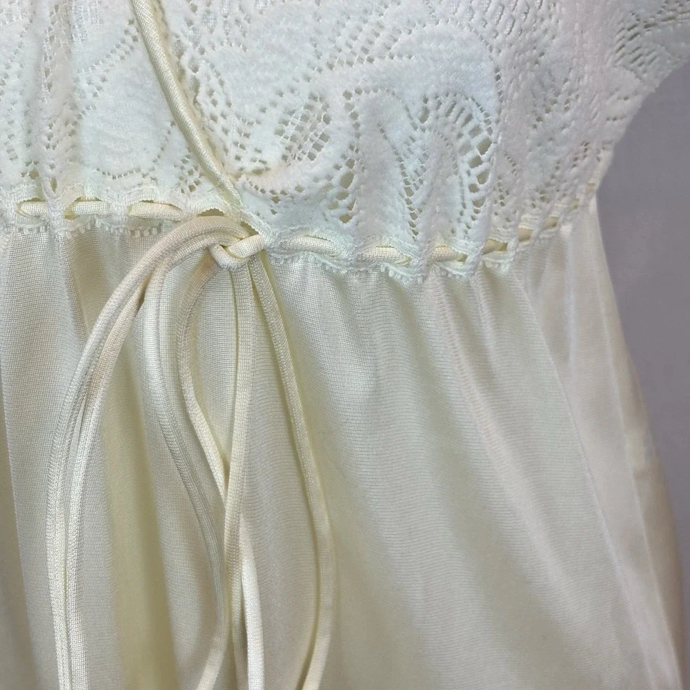 Vintage Vanity Fair Women's Beige Cap‎ sleeve lace satin slip dress sz Petite SM